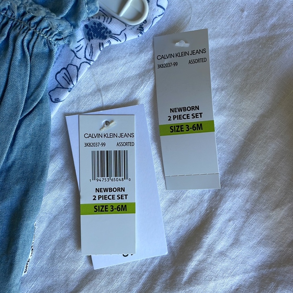 Calvin Klein Jeans Jean Baby Girl Outfit - Picture 4 of 4